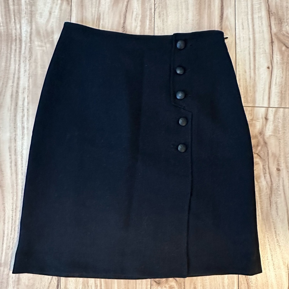 Banana Republic button front skirt
